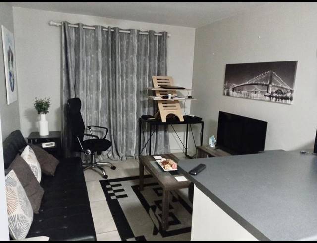1 BEDROOM APARTMENT TO LET IN CHURCHILL ESTATE